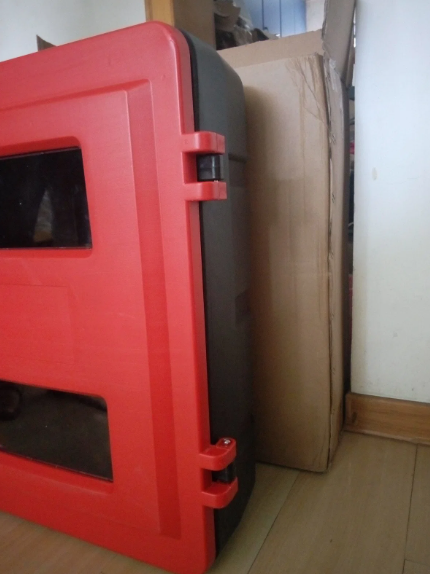 Caja de extintor de gabinete de plástico rojo para extintor doble, tamaño 715x540x270 mm